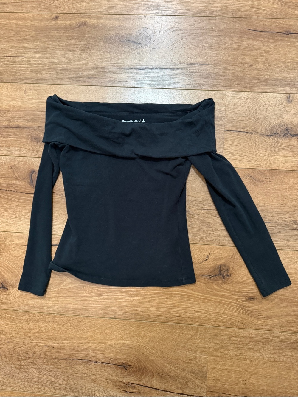 Abercrombie & Fitch Black Off-the-Shoulder Long Sleeve Top